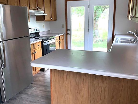5th image of 117 Twin Oaks Dr