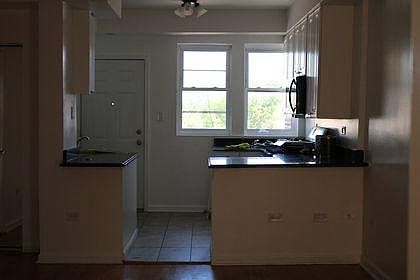 2nd image of 4008 W Nelson St #8B