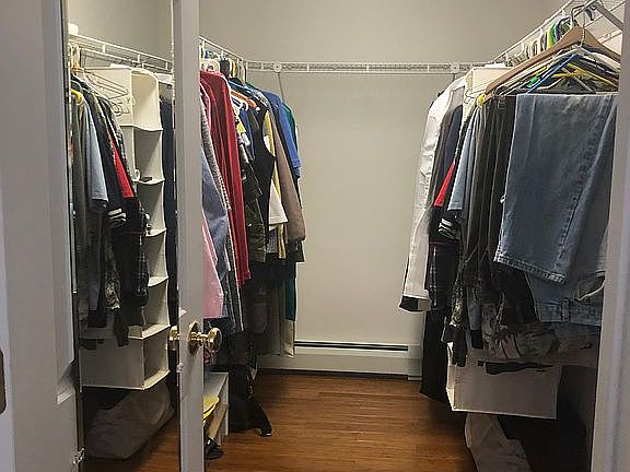 Walk in closet master bed