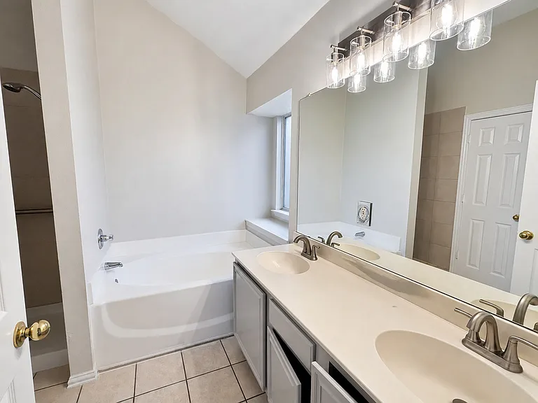 1816 Caddo Lake Dr — Photo 13