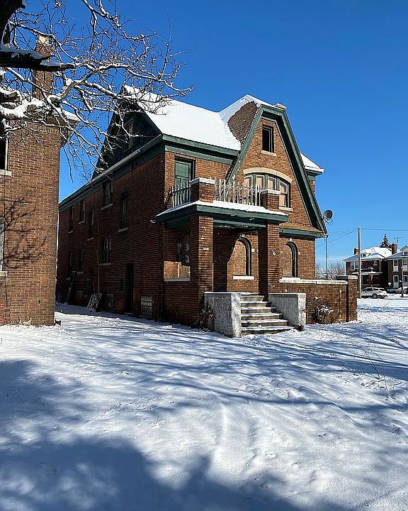 2nd image of 3422 Edison St