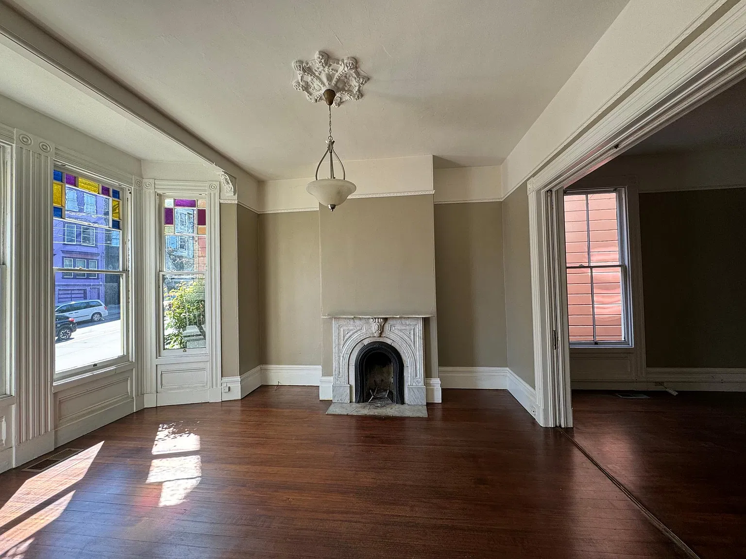 2 bed, 1025 sqft, $5,200 — Photo 3