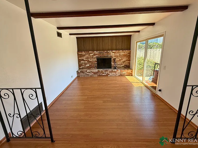 2504 Tipperary Ave — Photo 9