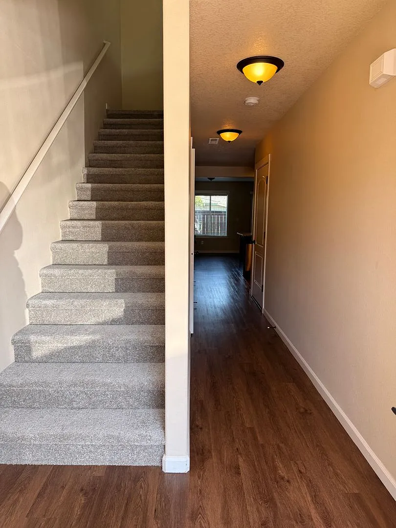 Covington Manor 9700-9816 — Photo 2