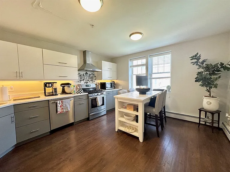 180 K St #2 — Photo 4