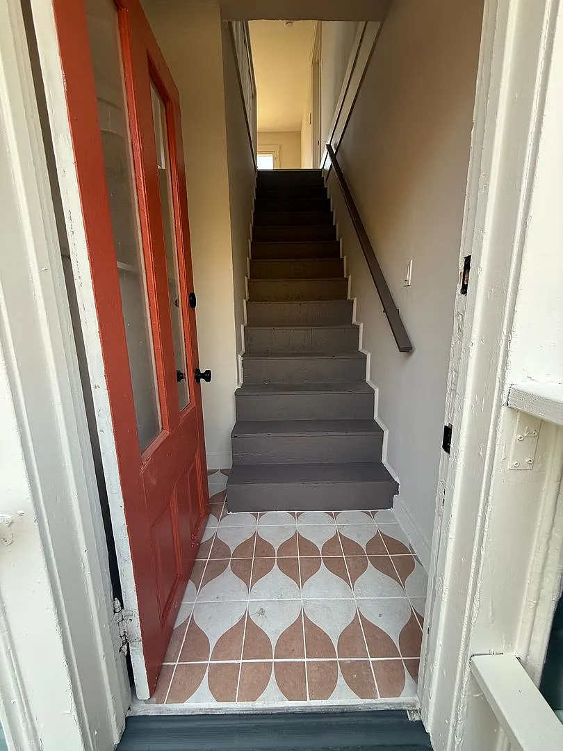128 S Ave 63 — Photo 3