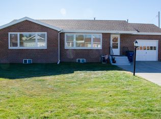 722 Elmwood Dr, Ogallala, NE 69153