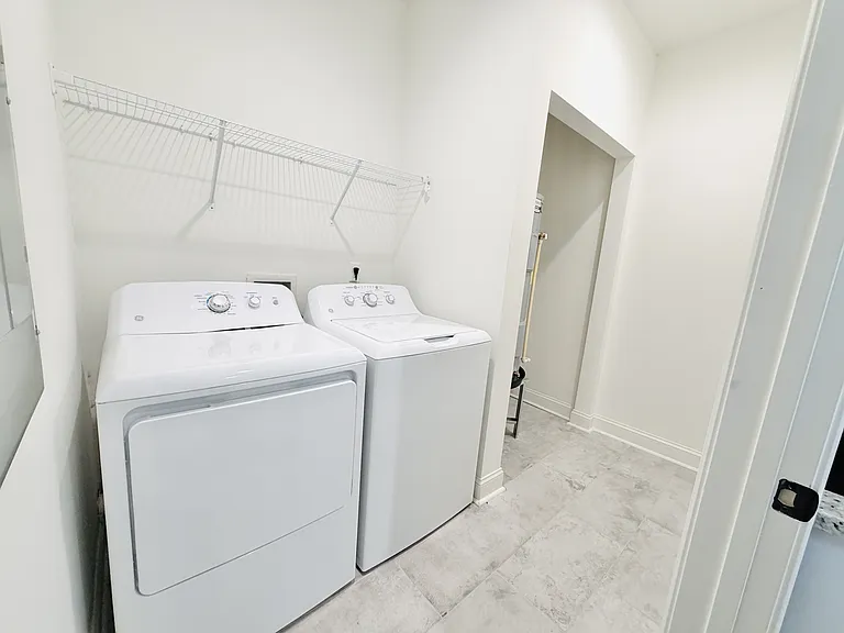 2035 Rosewood Dr #A — Photo 11