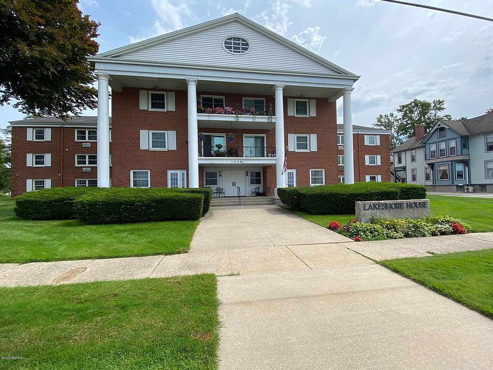 1st image of 1249 Lakeshore Dr APT 104