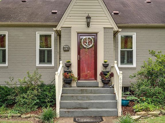 3rd image of 609 Washington Ave