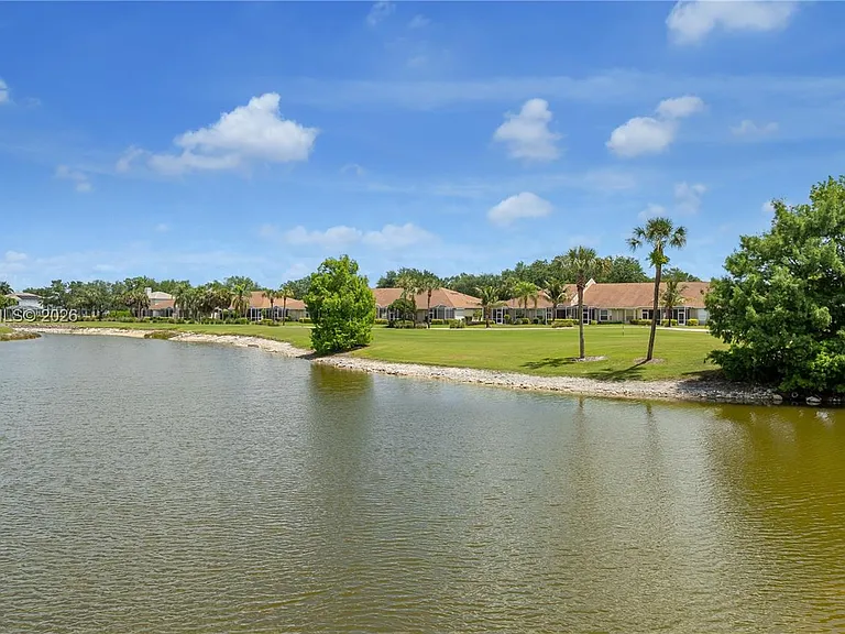1896 Crestview Way — Photo 79