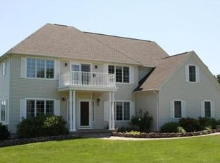 33 Crestview Rd, East Longmeadow, MA 01028