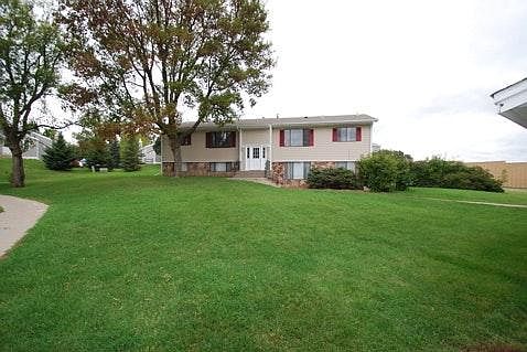1st image of 382 Dexter Dr