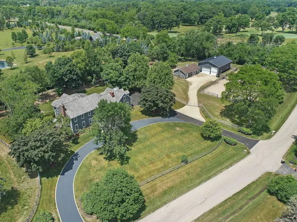 409 Three Lakes Rd, Barrington Hills, IL 60010