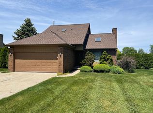 2801 Derby Rd, Troy, MI 48084