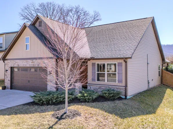 34 Onteora Oaks Dr, Asheville, NC 28803