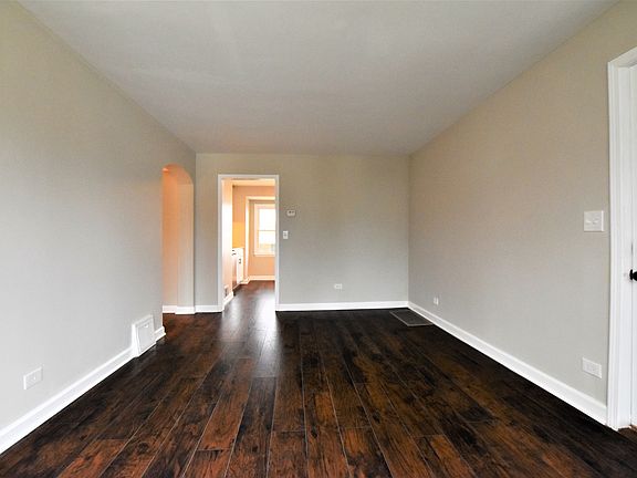 4th image of 4415 Joliet Ave