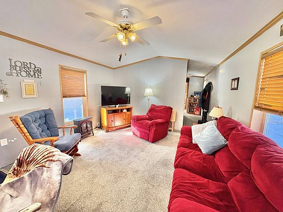3rd image of 64 Maple Dr