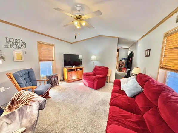 64 Maple Dr, Gorham, ME 04038