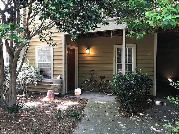 2nd image of 901 Country Park Dr SE