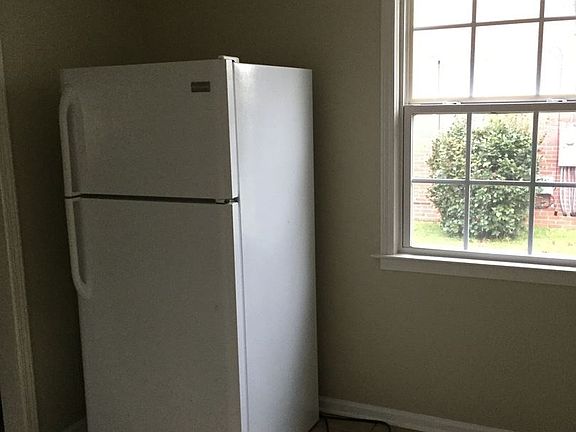 5th image of 205 Oak Forest Dr