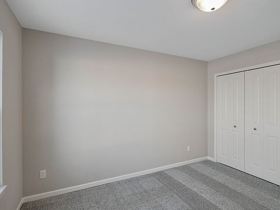 4th image of 4561 Oakdale Ave