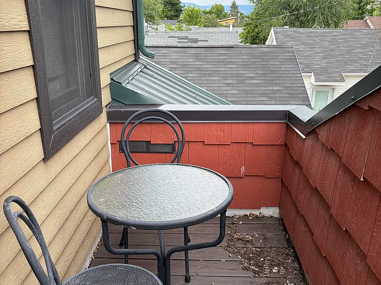 Small balcony off second bedroom.