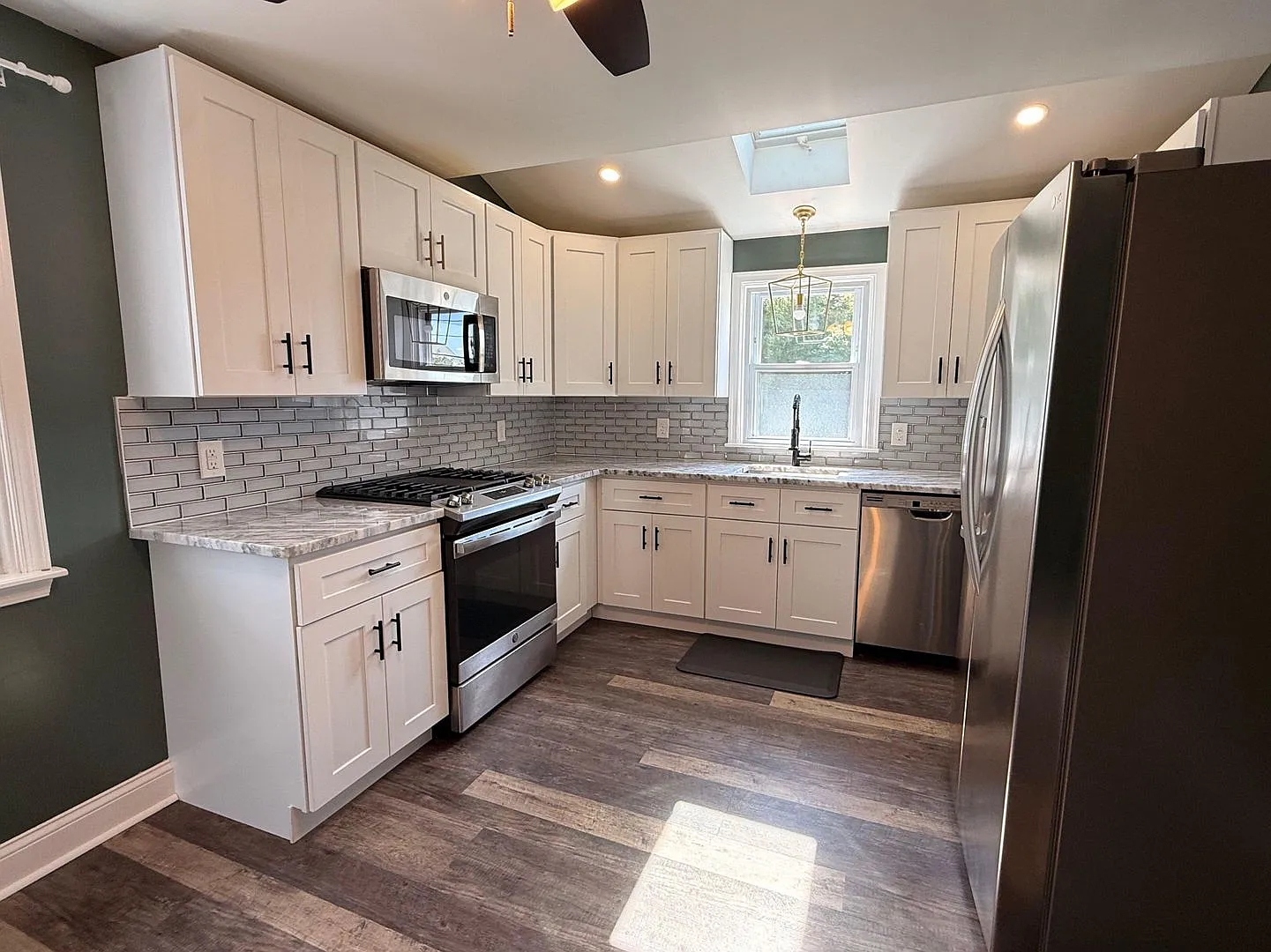 Single Family 4 Bed - Aston — Photo 3