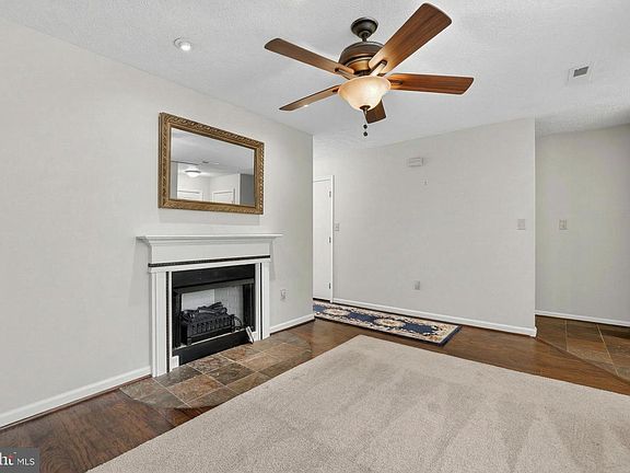 2nd image of 100 Heritage Commons Dr