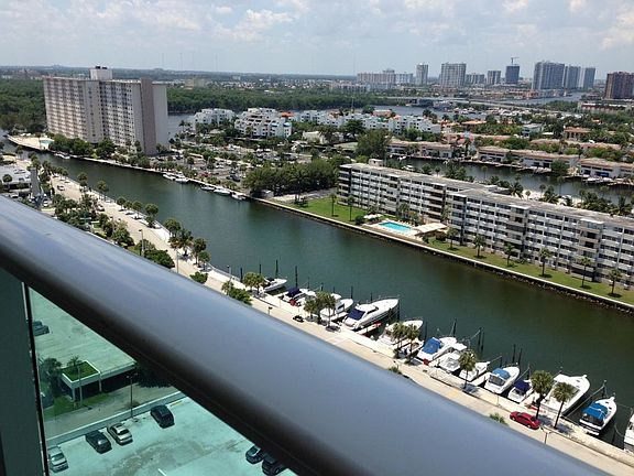 3rd image of 100 Bayview Dr #Penthouse 20