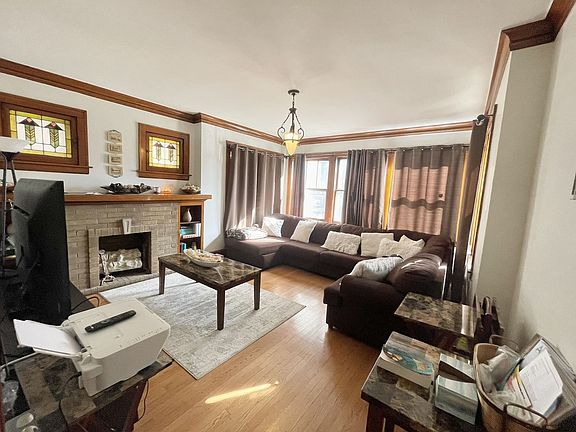 5th image of 5040 W Wrightwood Ave