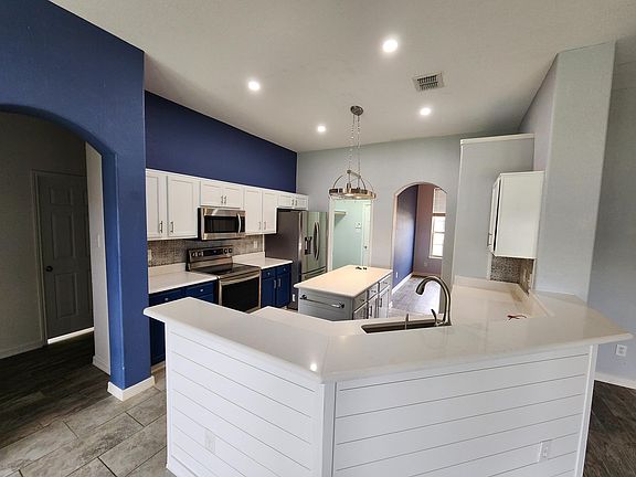 4th image of 2909 Saunter Ln