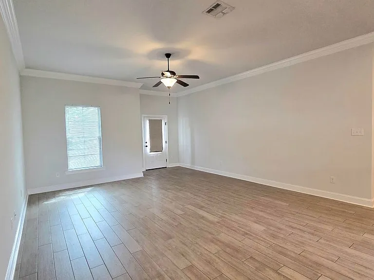 7004 Spring Gardens Dr — Photo 9