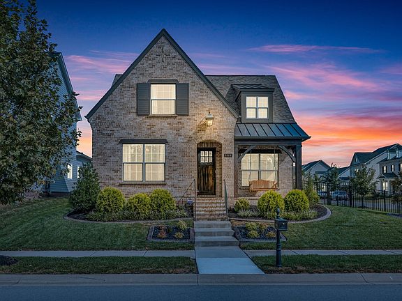 4th image of 688 Vickery Park Dr