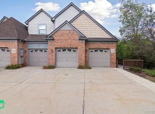 7157 Copper Creek Cir, Canton, MI 48187