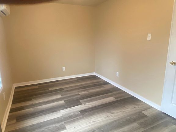 2nd image of 1104 High Pearl St #1