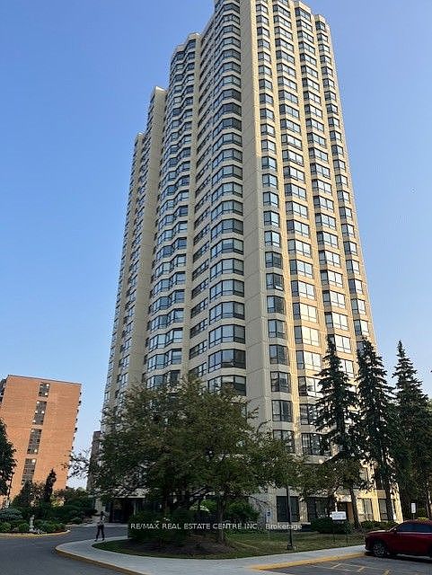 1st image of 8 Lisa St #407