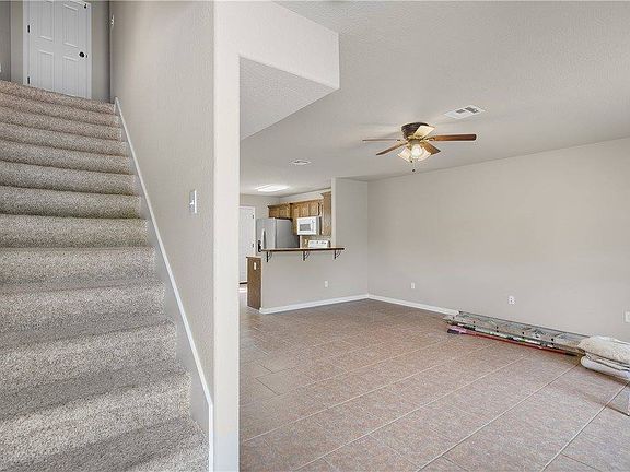 4th image of 703 W Garland St #B