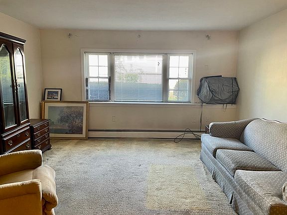 4th image of 259 Rock St APT A1