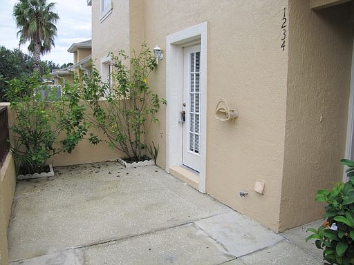 3rd image of 1234 Lucaya Cir