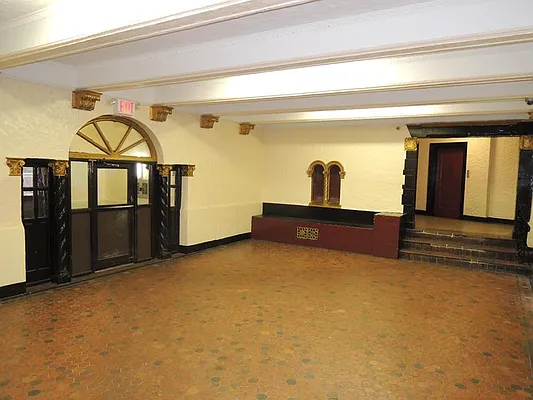 Rented by Lang Realty LLC | media 9