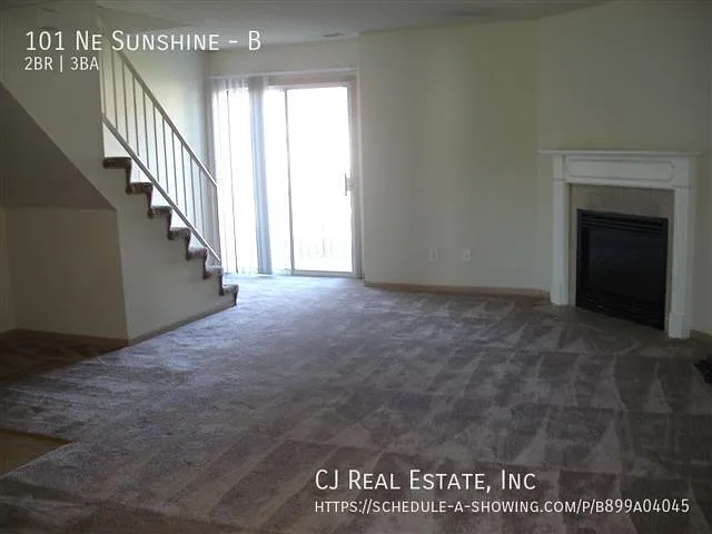 101 NE Sunshine St #B — Photo 3
