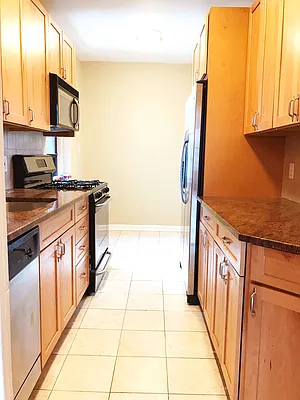 Rented by NY Space Finders Inc. | media 30