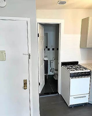 5th image of 324 E 8th St APT 2A