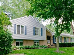 204 Valley Dr, Ypsilanti, MI