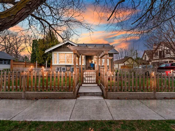 1614 Dearborn St, Caldwell, ID 83605