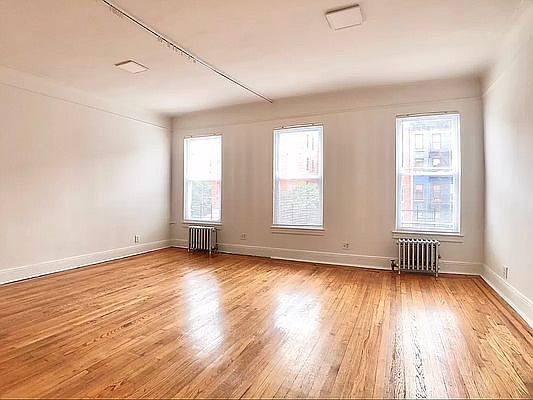 1st image of 138 1st Ave #2