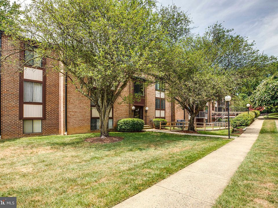 2nd image of 9706 Kingsbridge Dr APT 2