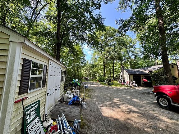5th image of 865 Providence Rd