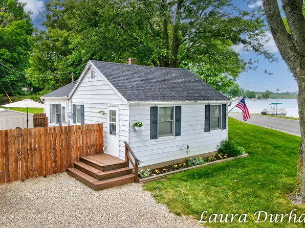 6002 122nd Ave, Fennville, MI 49408